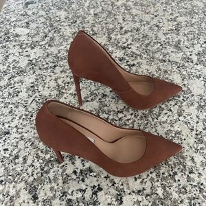 NWOB Steve Madden Vala Pumps In Tan Nubuck-Brown